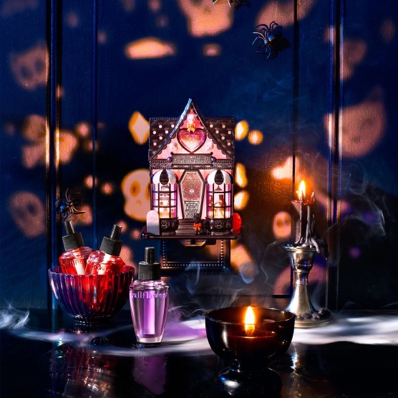 HALLOWEEN SWEET SHOP Projector Wallflowers Plug - Picture 5 of 7